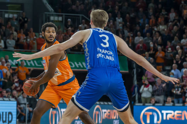 的侧翼球员 的侧翼球员